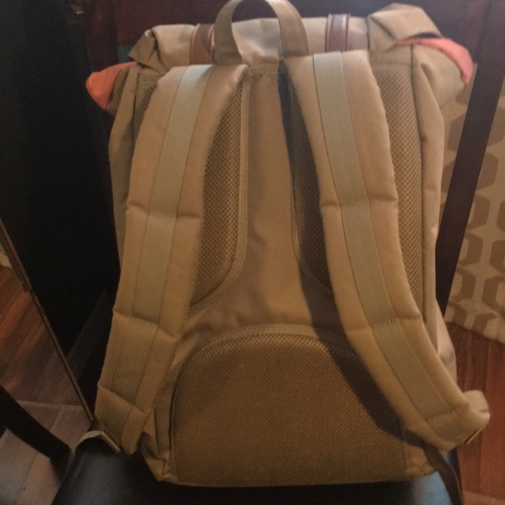 Backpack - Picture 3 of 5